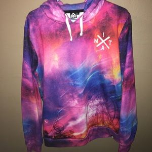 Into the Am Pullover